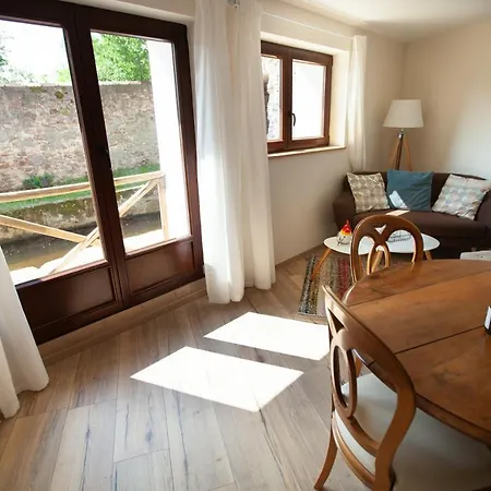 Le Des Histoires Holiday home *